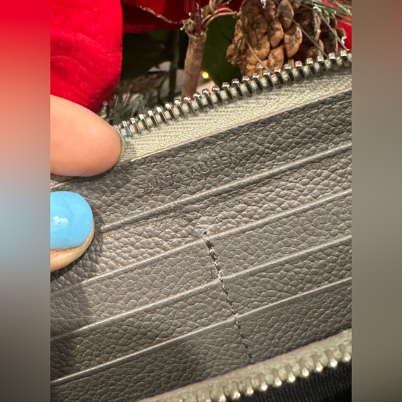 🩶SAINT LAURENT PARIS Zip Around Leather Wallet - Picture 16 of 16